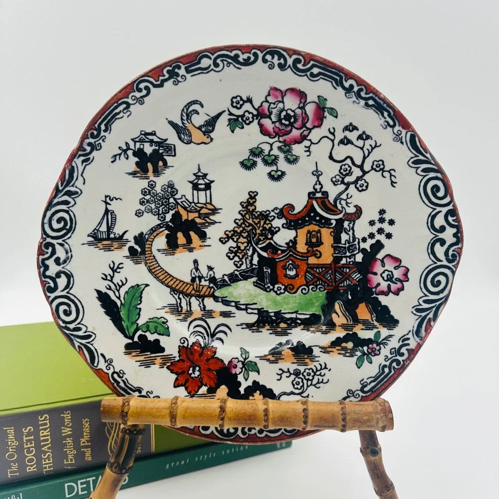 Antique Pearlware Gaudy Chinoiserie Pagoda Plate with Scalloped Handle Sides 10
